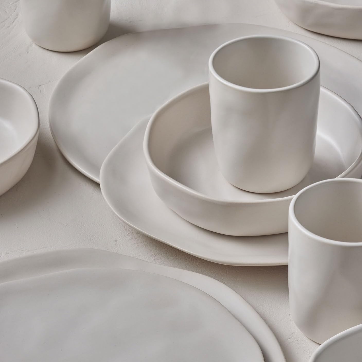 Stone by Mercer Project HEKONDA Modern Stoneware 32-Piece Dinnerware Set, Plate and Bowl Set, Dish Set for 8, Beige