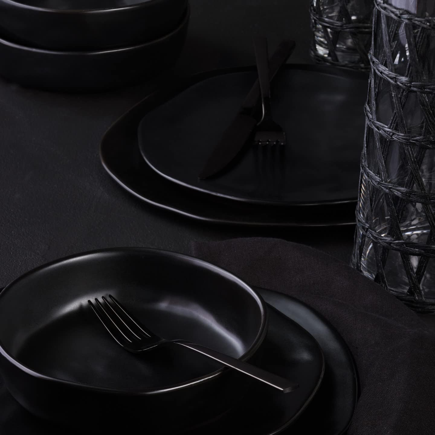 Stone by Mercer Project HEKONDA Modern Stoneware 32-Piece Dinnerware Set, Plate and Bowl Set, Dish Set for 8, Black