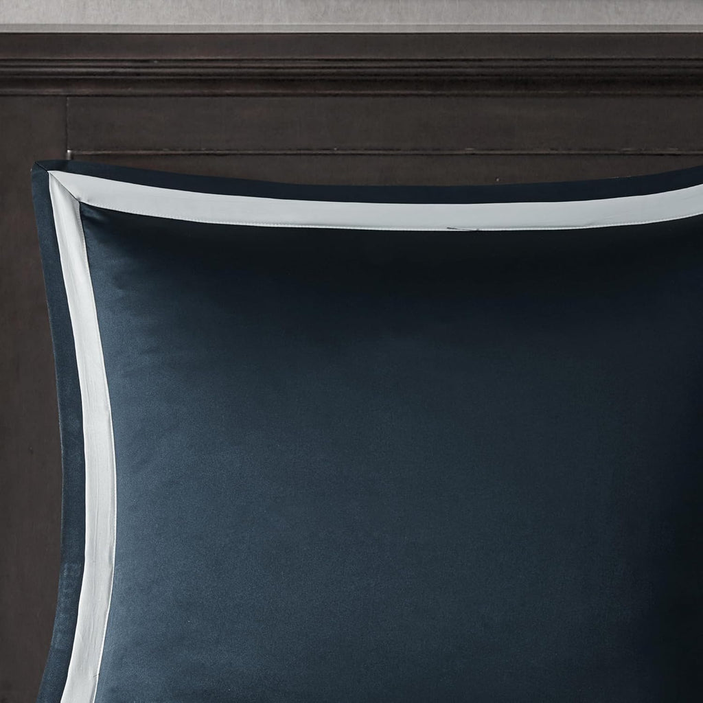 Madison Park Odette Cozy Comforter Set Jacquard Damask Medallion Design - Modern All Season, Down Alternative Bedding, Shams, Decorative Pillows, Queen(90 in x 90 in),Navy 8 Piece
