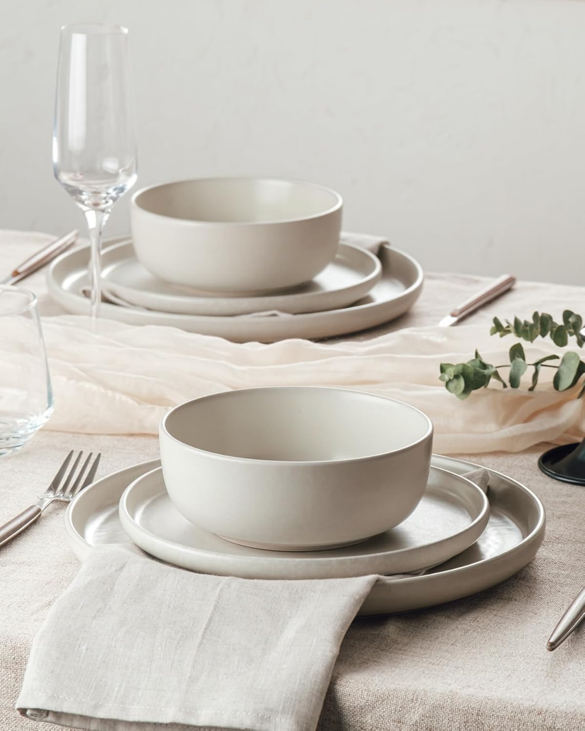 Famiware Milkyway Stoneware Dinnerware Sets with Mugs, Service for 6 (24 Pieces), Reactive Glaze Plates and Bowls Sets, Microwave and Dishwasher Safe Dishes Set, Matte Beige White