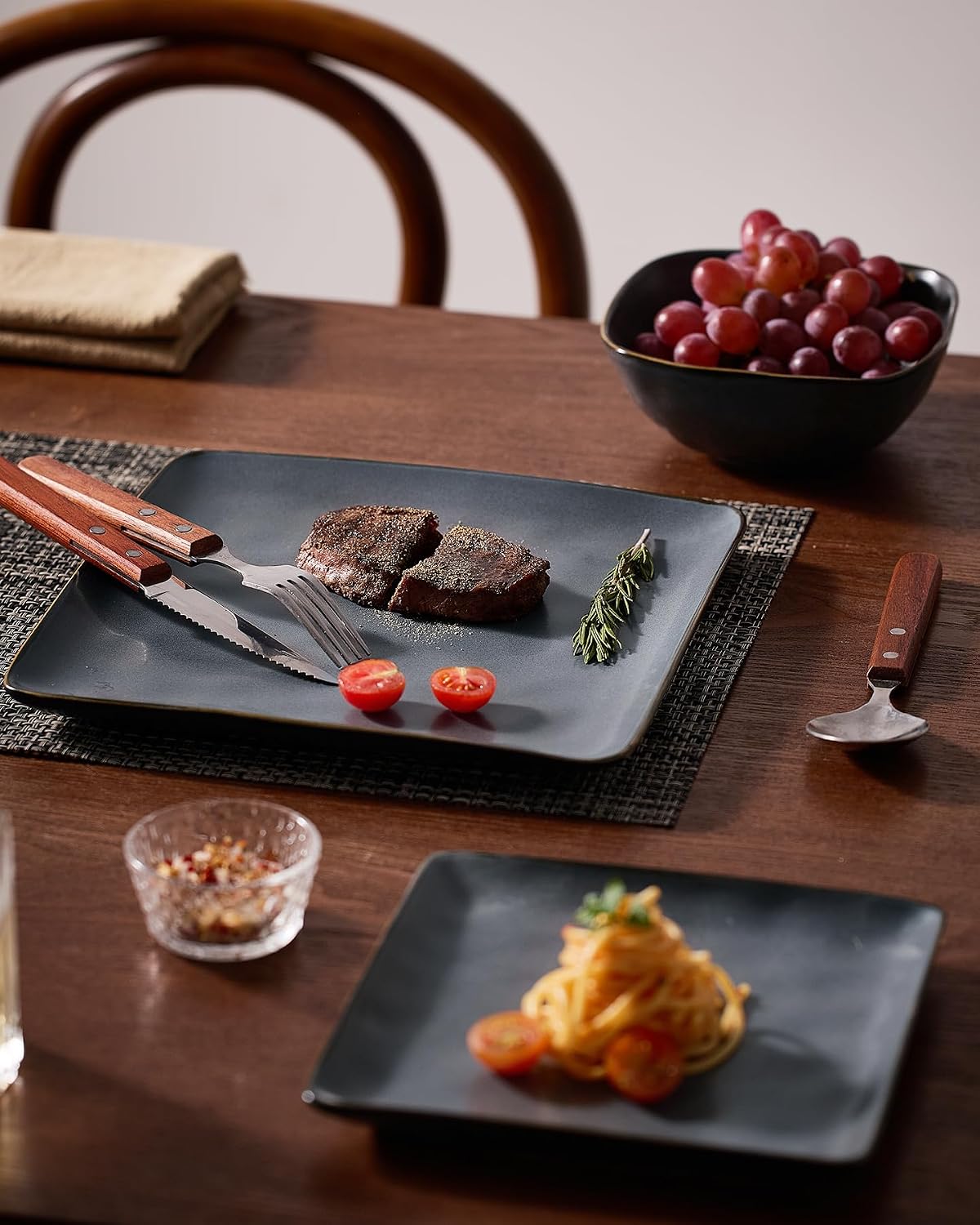Famiware Stoneware Dinnerware Sets for 6, Ocean Square 18-Piece Kitchen Plates and Bowls Sets, Microwave and Dishwasher Safe, Scratch Resistant, Matte Dark Charcoal