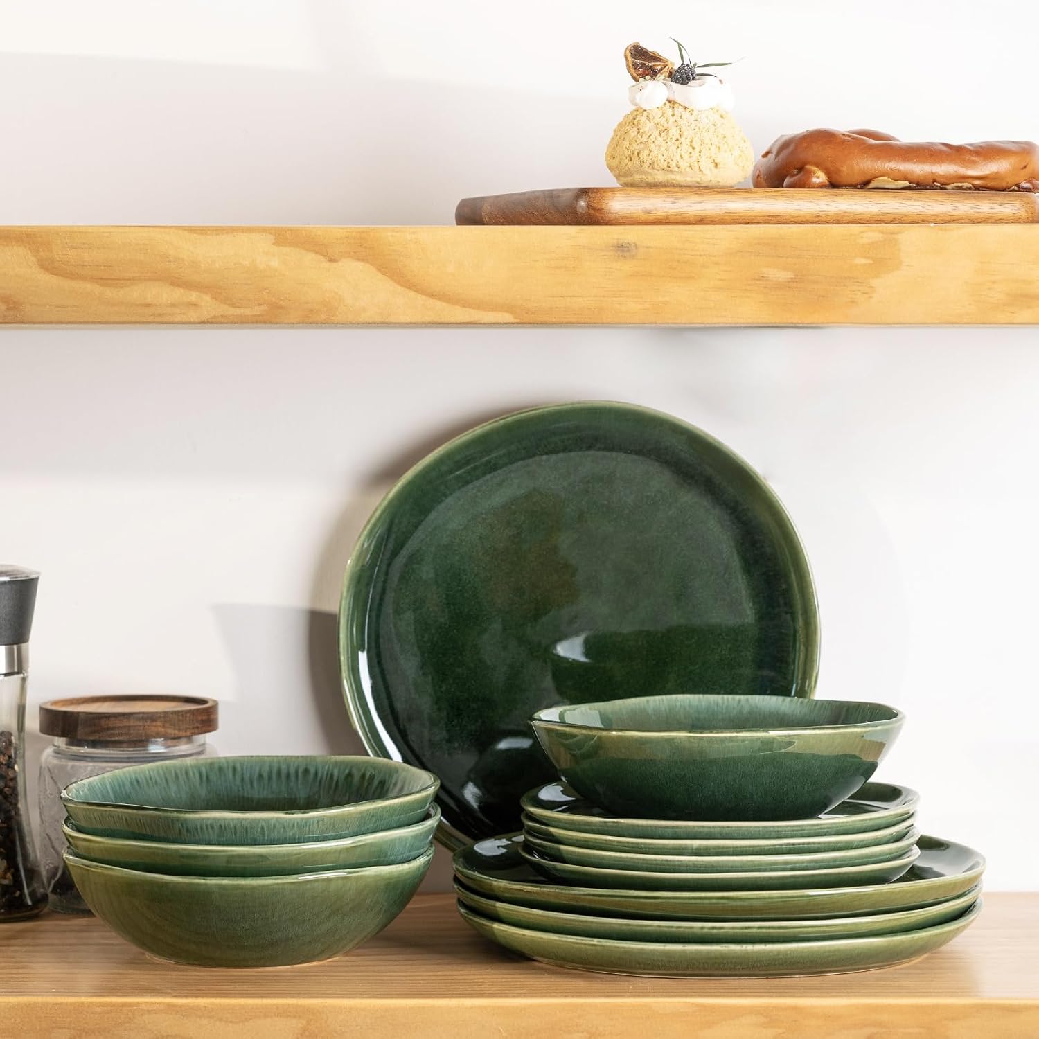 AmorArc Ceramic Dinnerware Sets,Handmade Reactive Glaze Stoneware Plates and Bowls Sets,Highly Scratch Resistant | Dishwasher & Microwave Safe Dishes Set,Service for 6 (18pc)