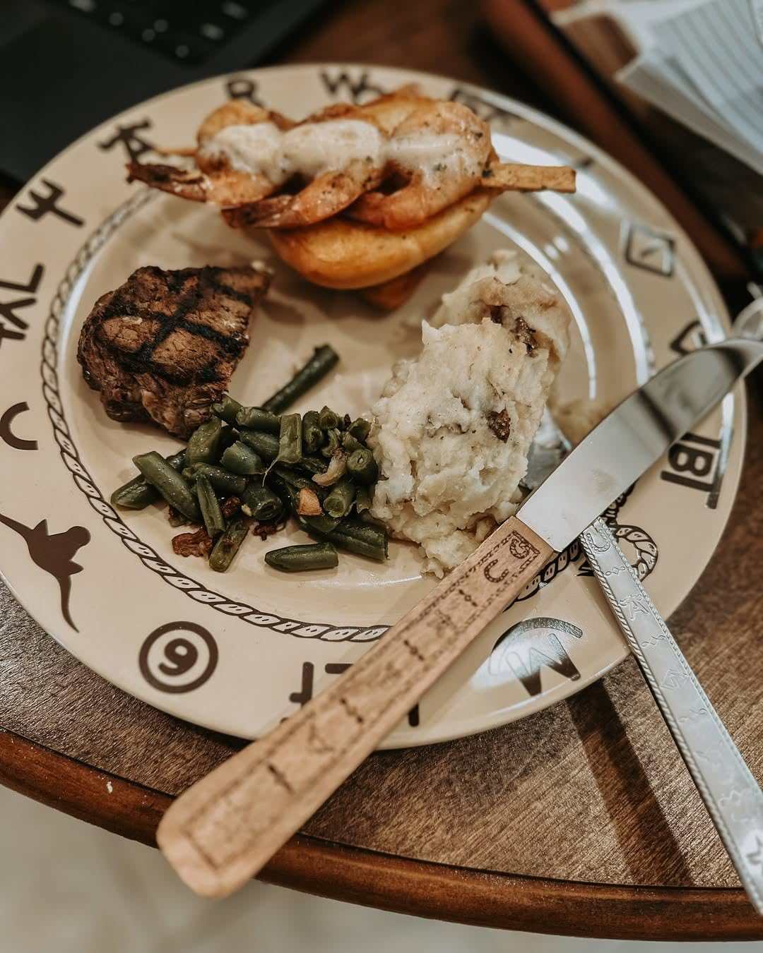 Black Forest Decor Cattle Branded Dinnerware Set - Rustic 16-Piece Stoneware for Ranch & Western Dining
