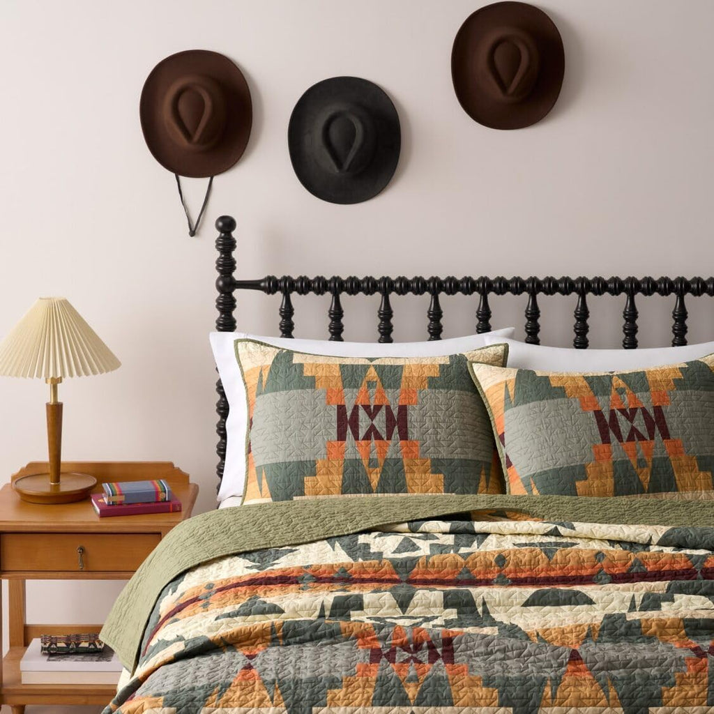 Pendleton Full/Queen Quilt Set – 100% Cotton 3 Piece Quilt Set with Shams, Soft Lightweight Bedding for Queen Size Bed, Sage Green Patterned Comforter Alternative, Queen Bedding Set (Siskiyou)