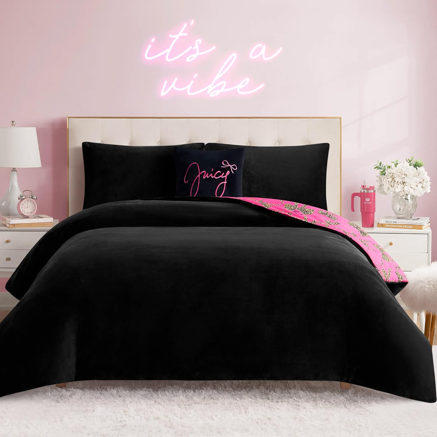 Juicy Couture Plush Reversible Cheetah Bows 4-Piece Full/Queen Comforter Set with Decorative Pillow