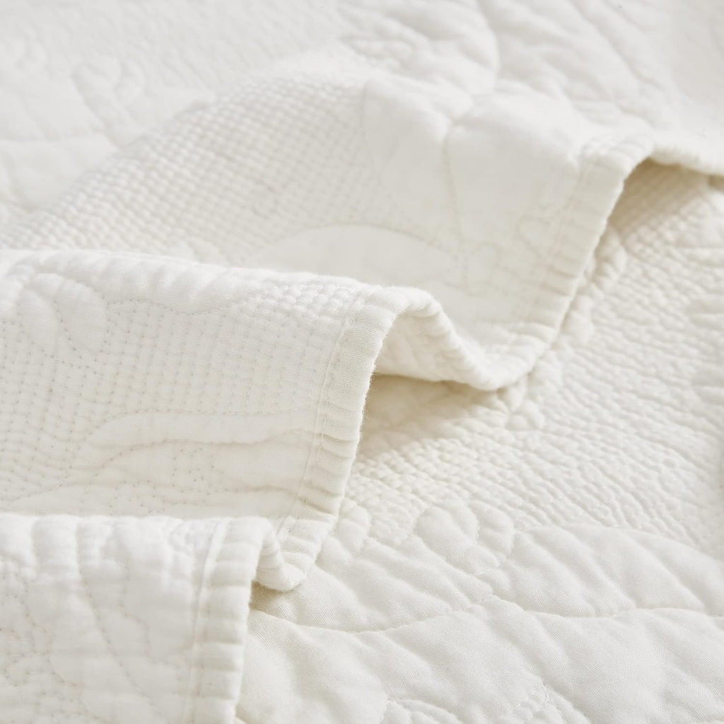 Tache Cotton Damask Paisley Vanilla Cream Ivory Elegant Matelassé Embroidered Lightweight Coverlet Quilt 3 Piece Set, King