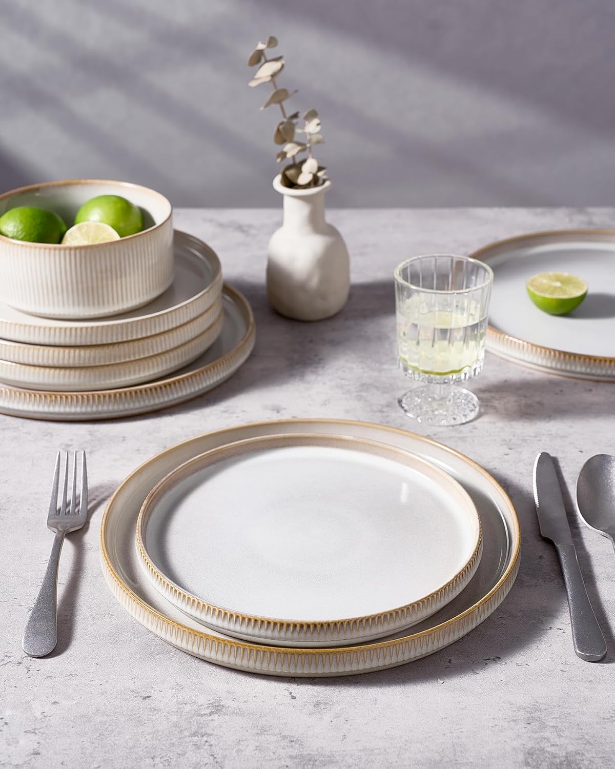 famiware Star Dinner Plates for 6, 10 inches Plate Set, Scratch Resistant, Stoneware Dinnerware, Kitchen Modern Rustic Serving Dishes, Cappuccino White (Pack of 2)