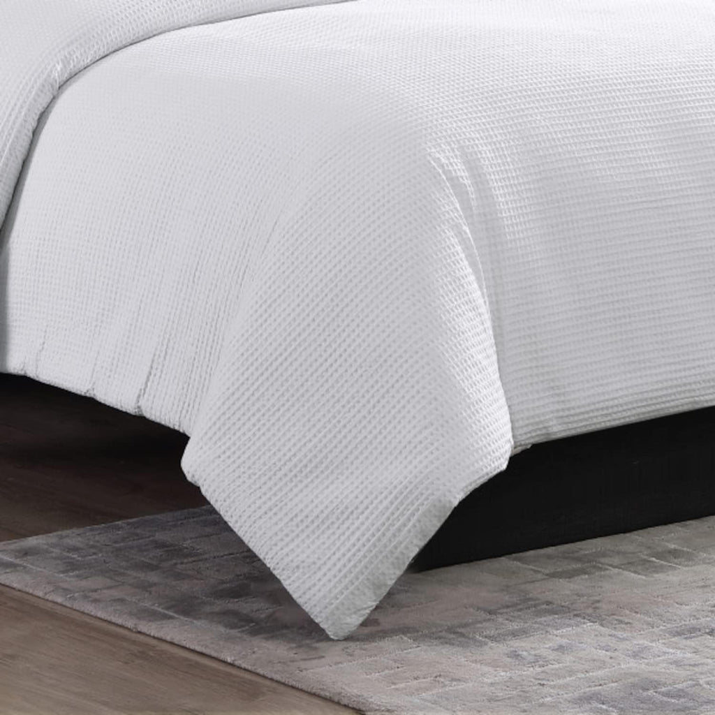 Vera Wang - King Comforter Set, Soft Cotton Bedding with Waffle Pique Texture & Smooth Cotton Percale Reverse, Medium Weight for Year-Round Comfort, 3 Piece Bed Set with Matching Pillowcases (White)