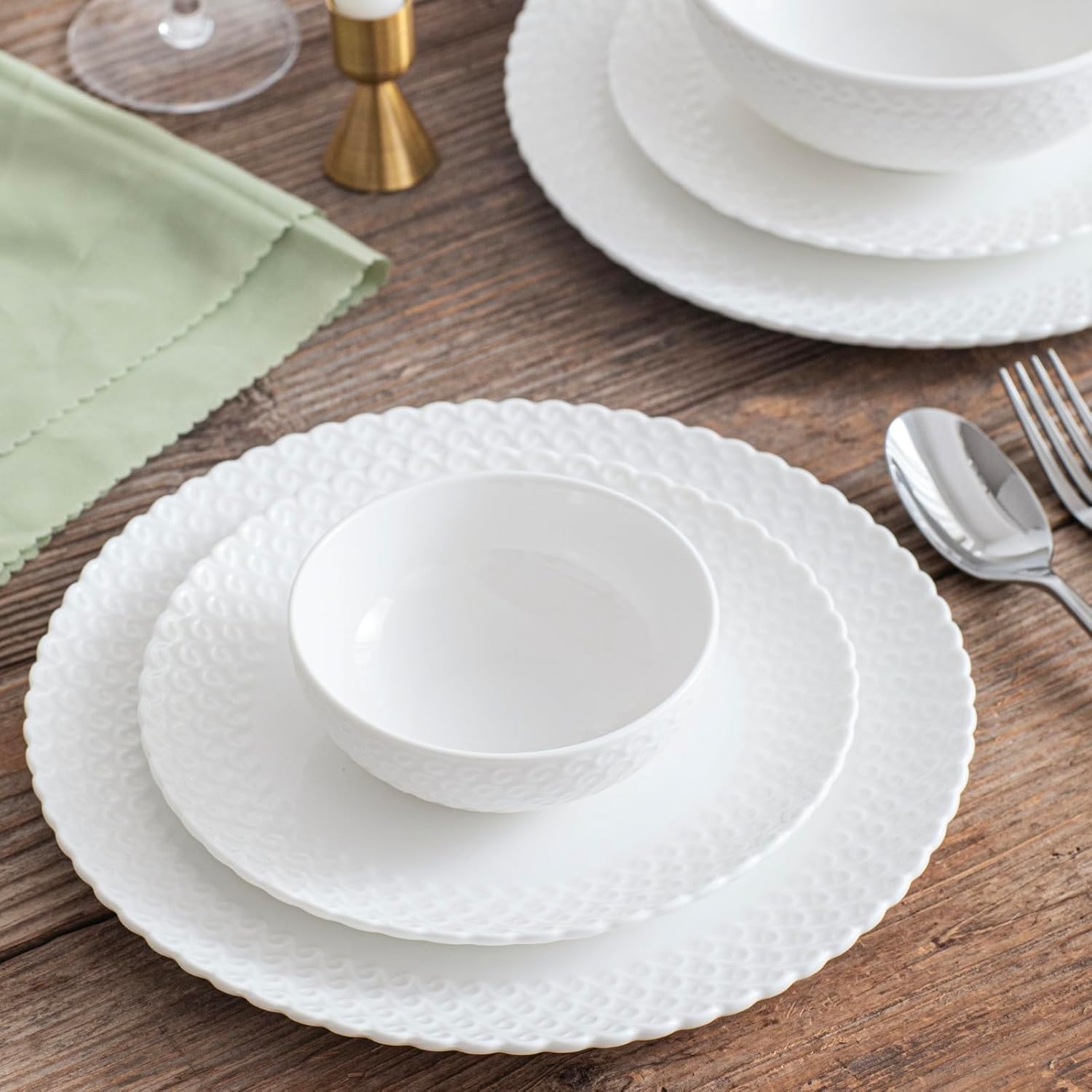 HOMBENE Dinnerware Set, 24 Piece Plates and Bowls, Porcelain Dinner Set for 6, Modern Dish Sofia Collection