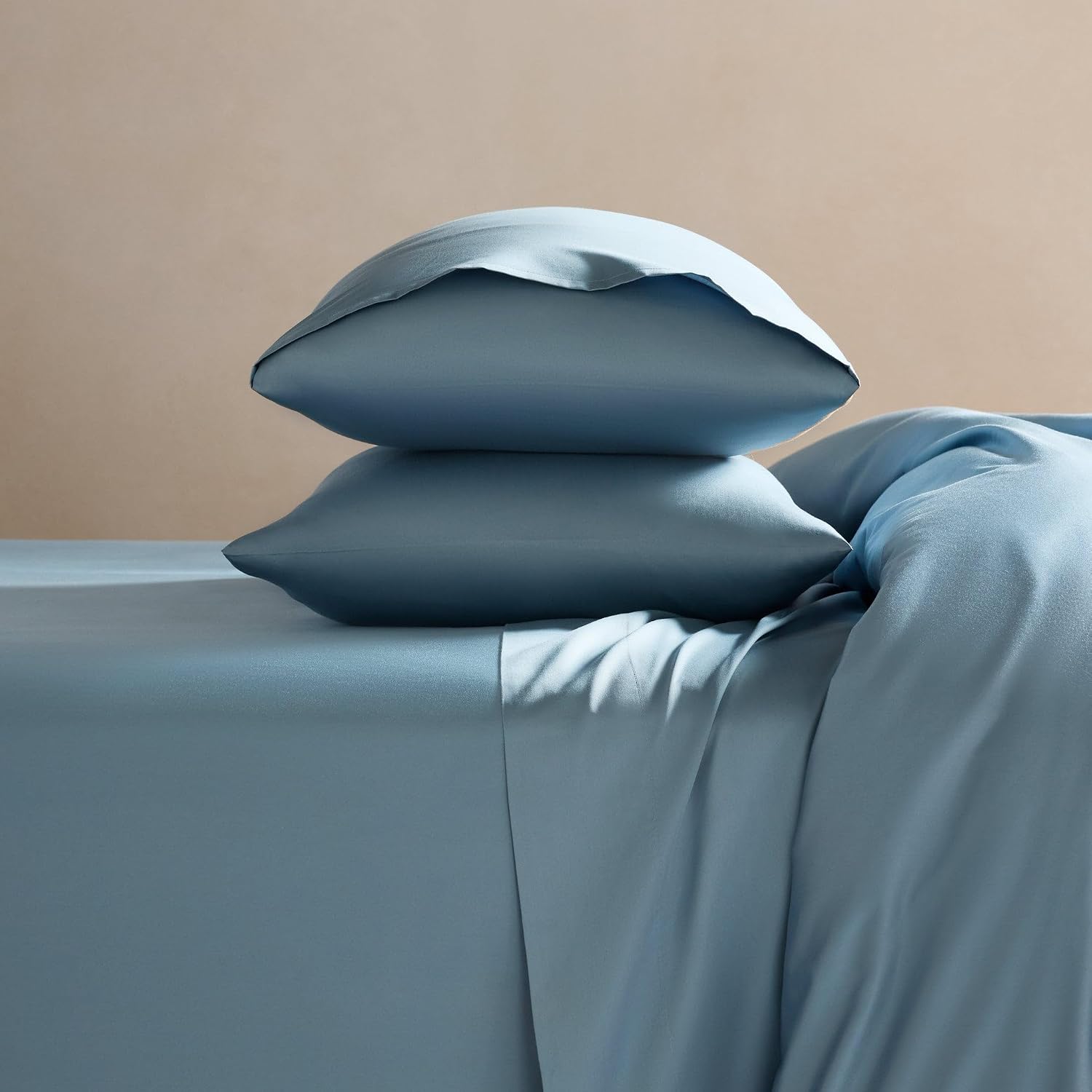 Brooklinen Luxury Sateen 4 Piece Sheet Set - 100% Cotton Bed Sheets, Soft & Durable King Size Sheets Set in Storm Blue, Oeko-TEX Certified Bedding Set, 1 Fitted Sheet, 1 Flat Sheet, 2 Pillowcases