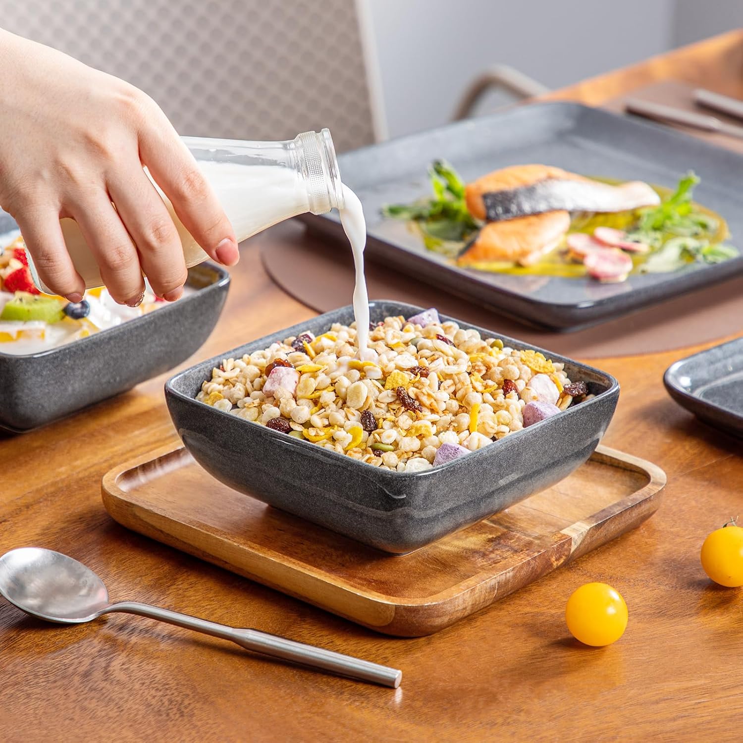 vancasso Stern Gray Dinnerware Set Square Reactive Glaze Tableware 16 Pieces Kitchen Dinnerware Stoneware Crockery Set with Dinner Plate, Dessert Plate, Bowl and Soup Plate Service for 4