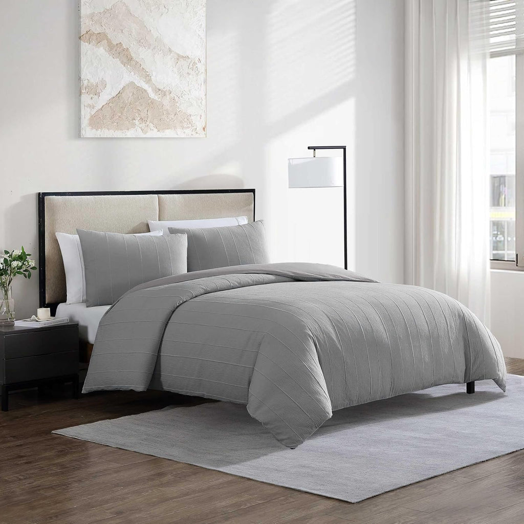 Vera Wang - King Comforter Set, Soft Cotton Bedding w/Smooth Cotton Percale Reverse, Lightweight for Year Round Comfort, 3 Piece Bed Set w/Matching Pillowcases (Woven Tucks Grey)