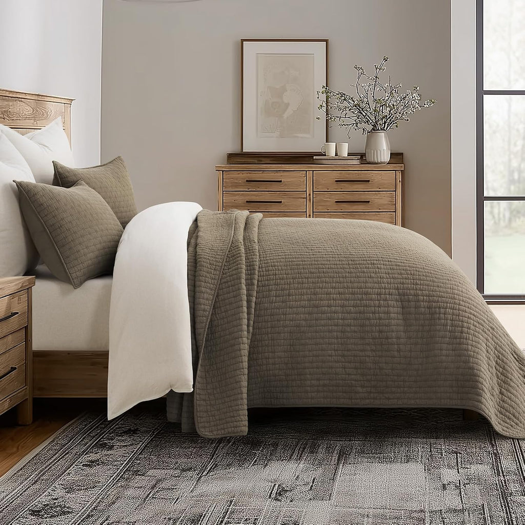 EVERGRACE Cross Stitch Pre-Washed Cotton Quilt Bedding Set Queen Size, Oversized 3 Pieces Lightweight Bedspread Coverlet for All Season, with 2 Matching Shams, Mocha Brown, 92'x96'