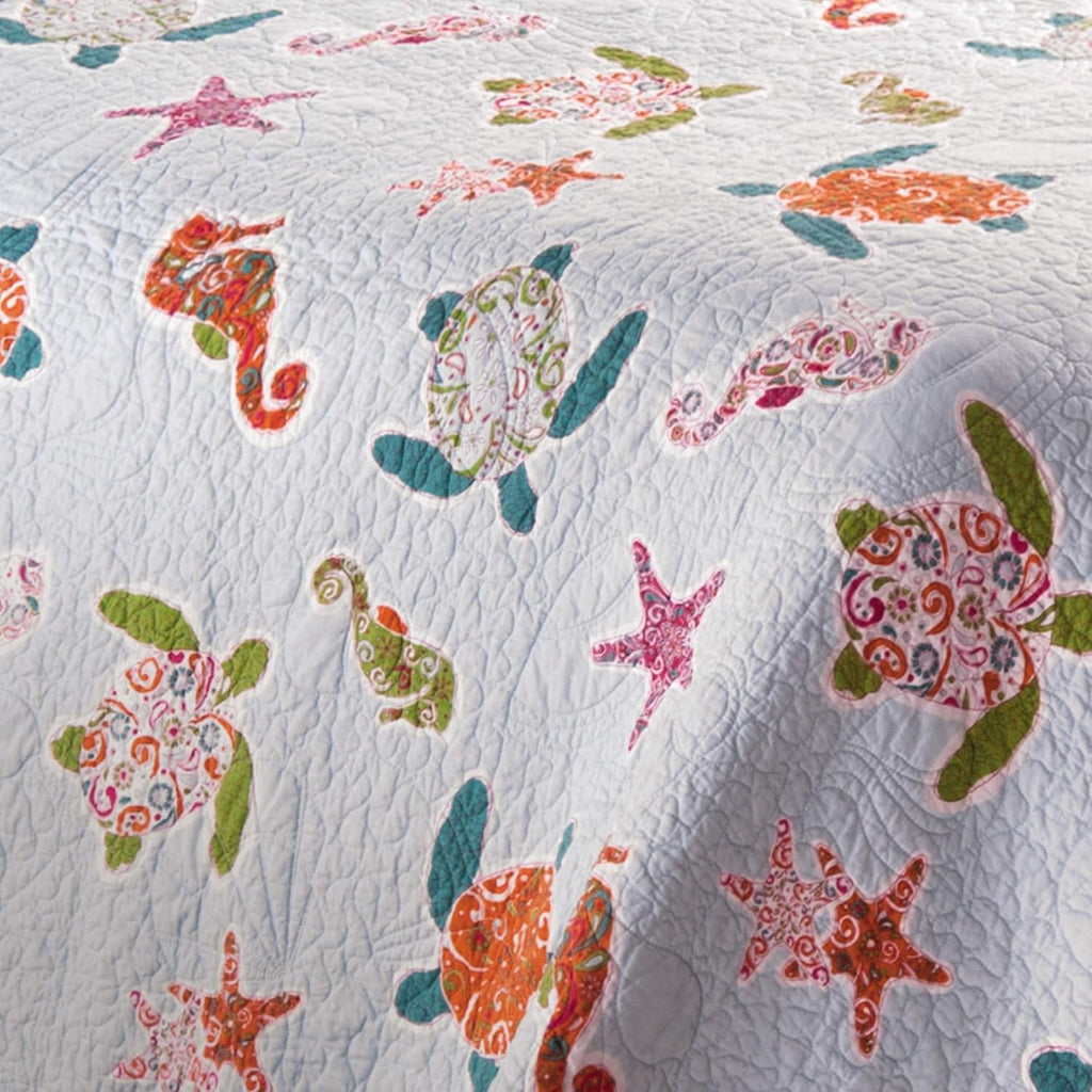 C&F Home St. Kitts 3-Piece King Quilt Set Versatile Summer Nautical Coastal Sea Turtles Seahorse Beach House Reversible Machine Wash Lightweight Coverlet Comforter Bedroom Bedding Decor Decoration