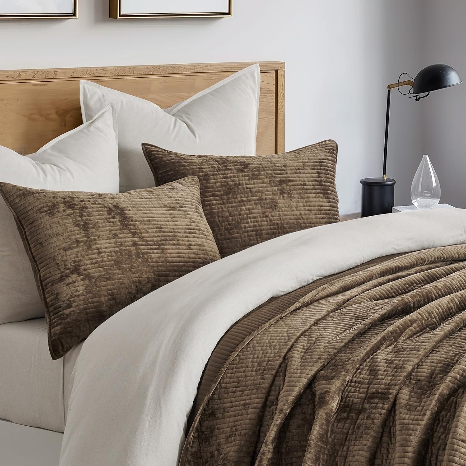 EverGrace Velvet Quilt Set California King 118'' x 106'', Luxurious Soft Bedding Sets, Lightweight Velvet Comforter for All Season, Striped Oversized Bedspread Coverlet w/ 2 Shams, Mushroom Brown