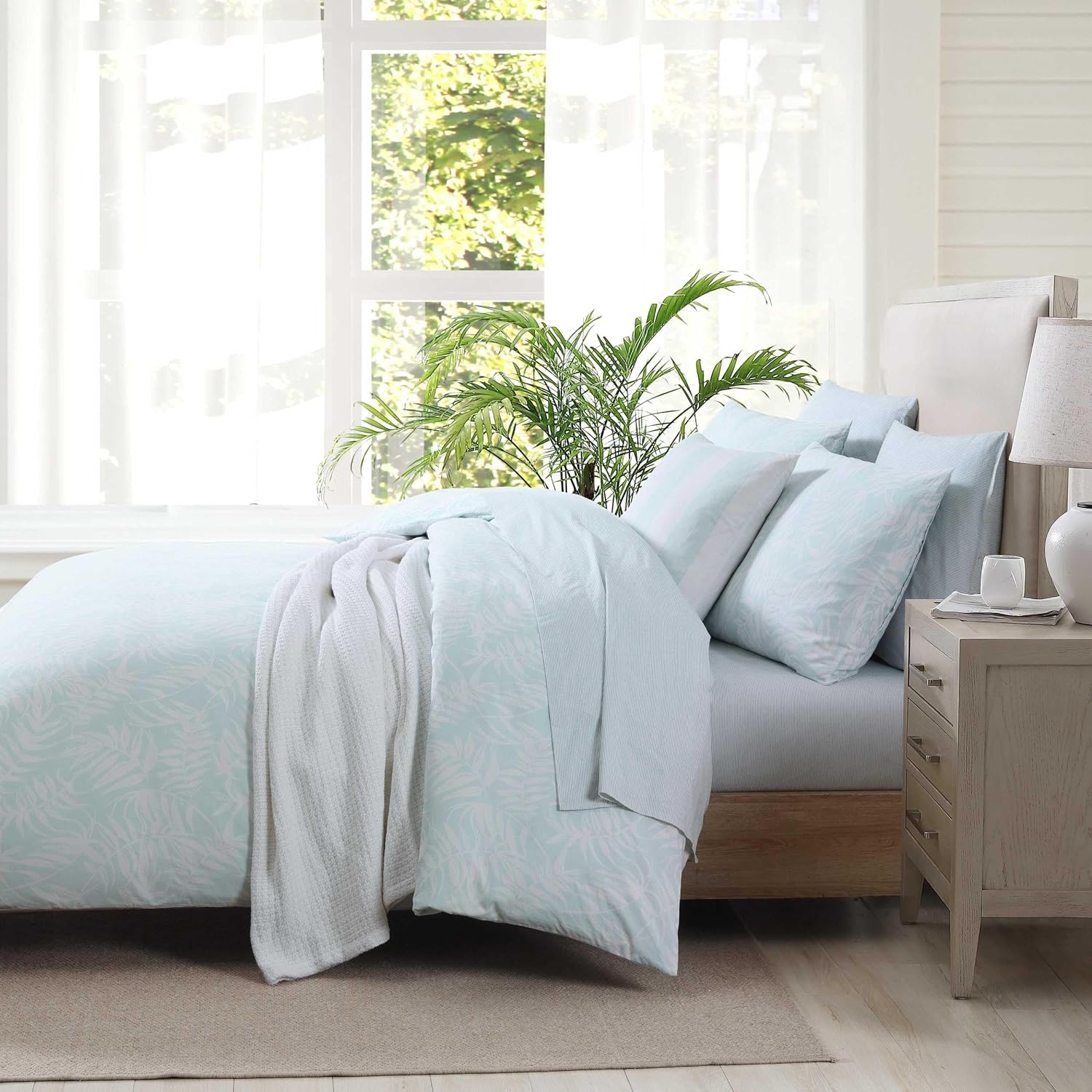 Tommy Bahama - Queen Comforter Set, Breathable Bedding with Matching Shams, Luxuriously Soft Bedding Set, Oeko-Tex Certified (Art of Palms Blue, Queen)