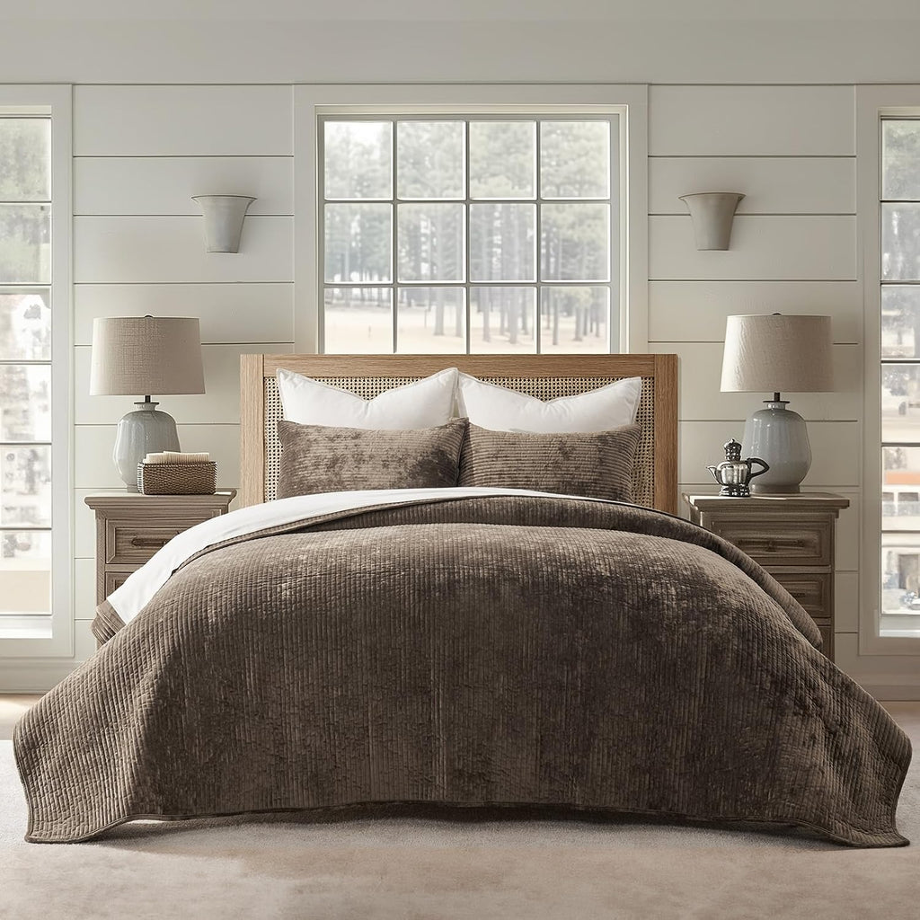 EverGrace Velvet Quilt Set California King 118'' x 106'', Luxurious Soft Bedding Sets, Lightweight Velvet Comforter for All Season, Striped Oversized Bedspread Coverlet w/ 2 Shams, Mushroom Brown