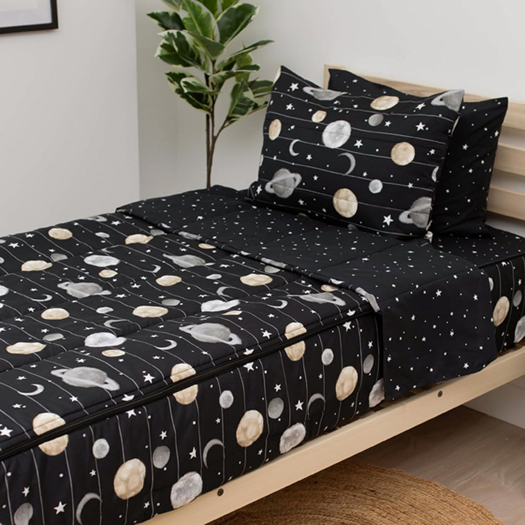 Beddy's Outer Space Themed Durable Zipper Bedding for Kids/Teens - Bed in a Bag-Black Sheets & Universe Galaxy Comforter Stars & Solar System,Includes 2 Pillowcases & 2 Shams-Easy to Make & Wash-Queen