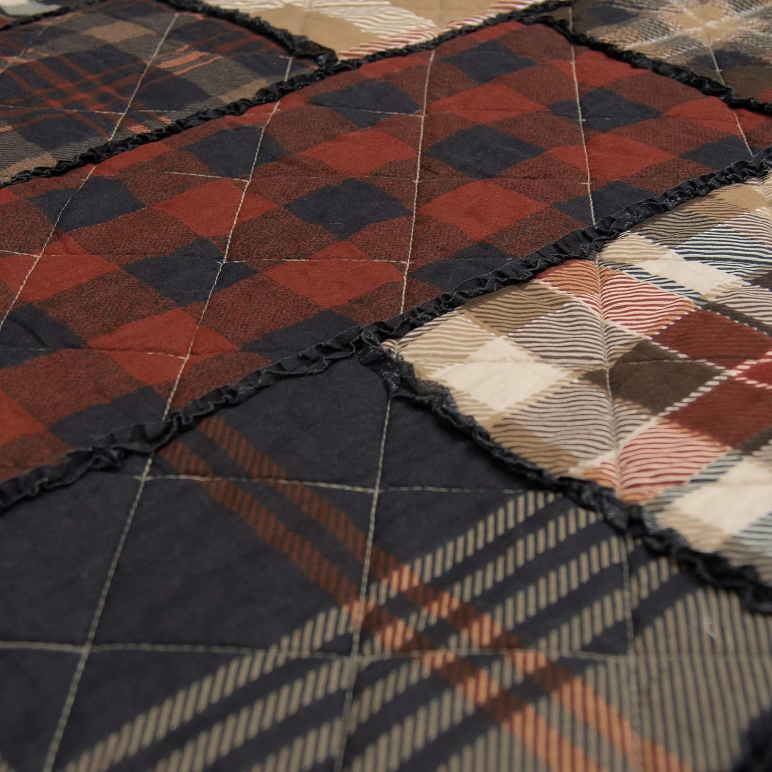 Donna Sharp Full/Queen Bedding Set - 3 Piece - LJ Plaid Cotton Quilt Set with Full/Queen Quilt and Two Standard Pillow Shams - Fits Queen Size and Full Size Beds - Machine Washable