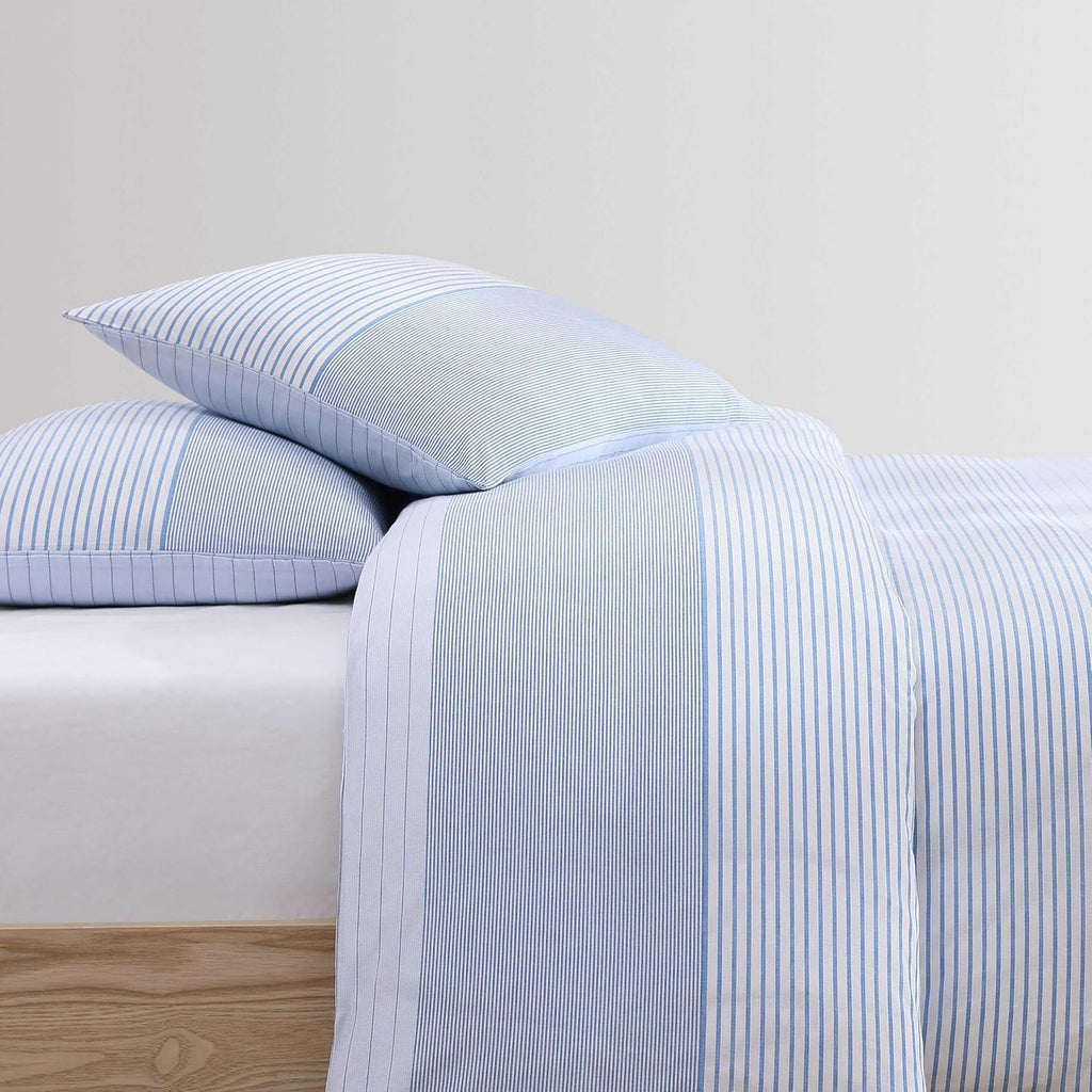 Tommy Hilfiger - Full/Queen Comforter Set, Super Soft Bedding with Matching Sham, Breathable Bed Essentials (Modern Stripe White, Full/Queen)