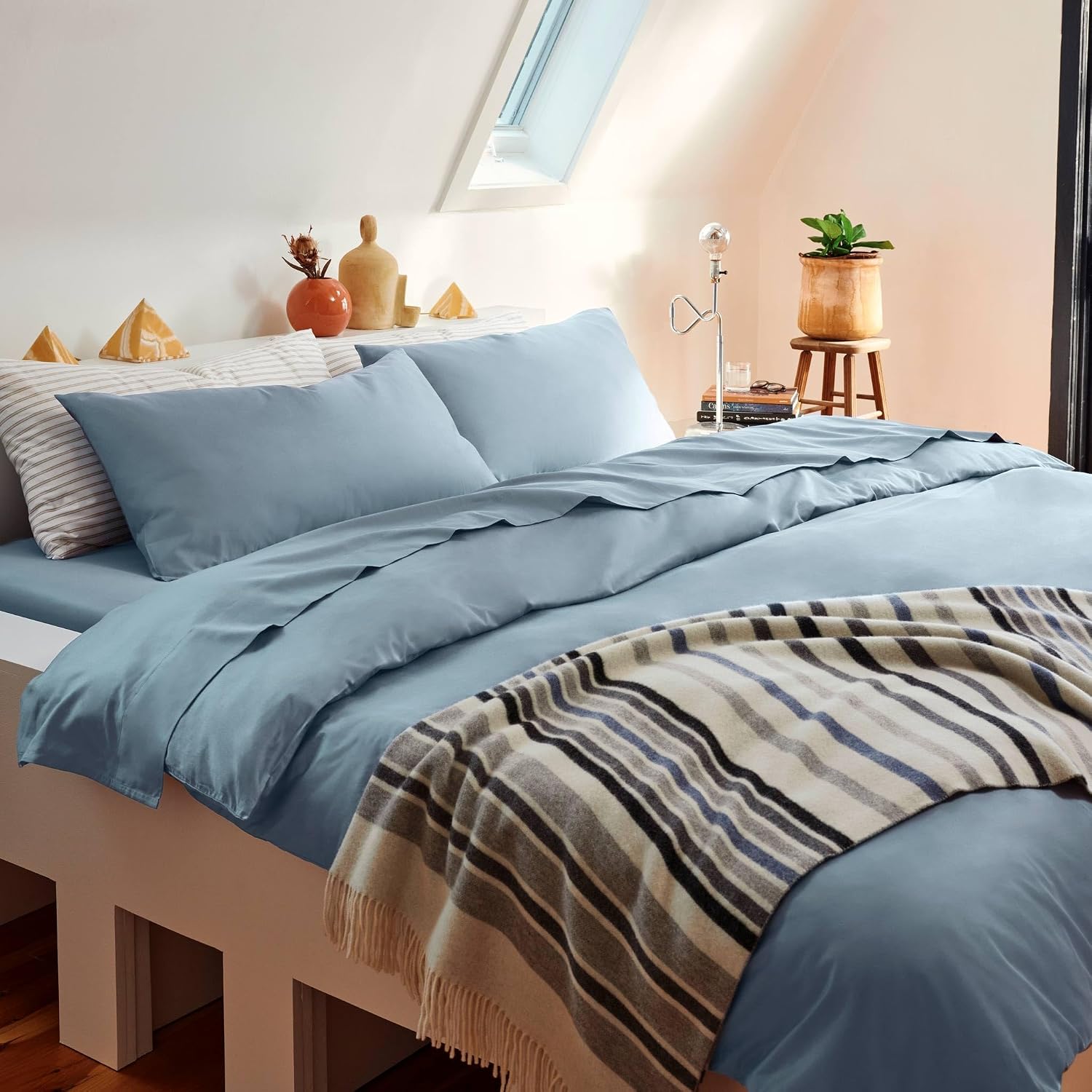 Brooklinen Luxury Sateen 4 Piece Sheet Set - 100% Cotton Bed Sheets, Soft & Durable King Size Sheets Set in Storm Blue, Oeko-TEX Certified Bedding Set, 1 Fitted Sheet, 1 Flat Sheet, 2 Pillowcases