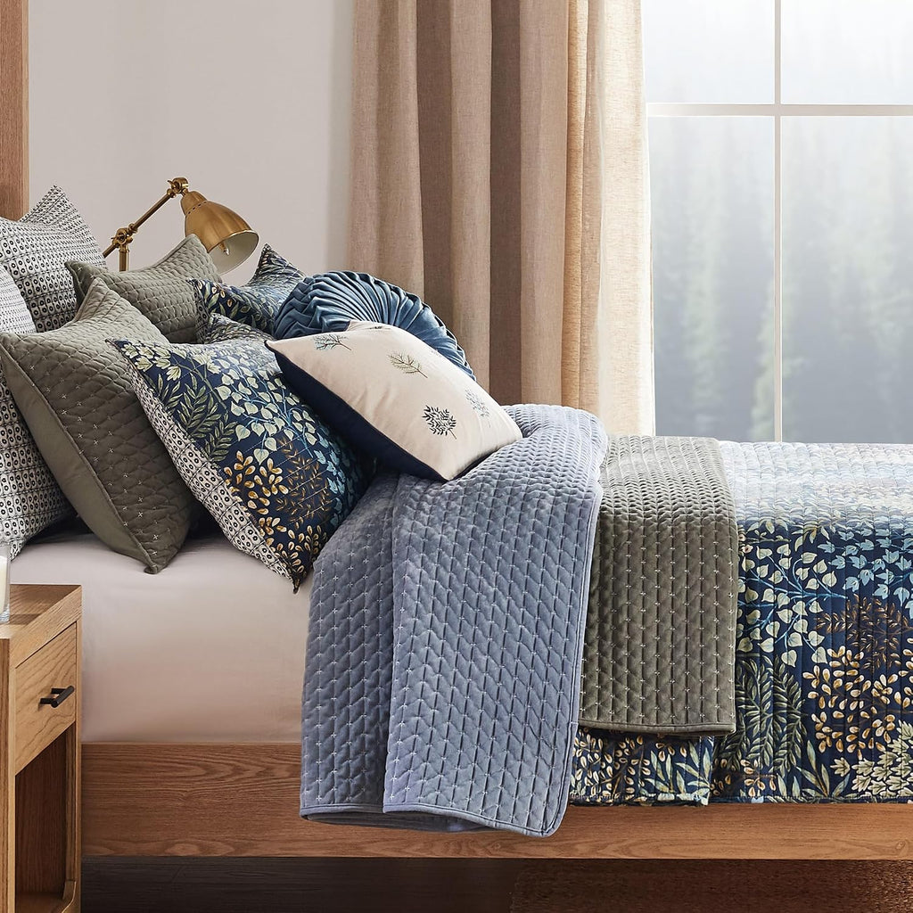 Levtex Home English Forest Navy Reversible Twin XL/Twin Quilt Set (68x86in) with 1 Pillow Sham (26x20in) - Floral - Navy, Green - Rayon Twin Size Quilt Bedding Set - Lightweight, Soft, Pre-Washed