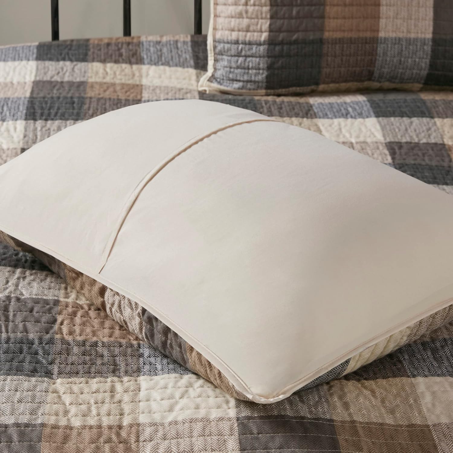 Madison Park Reversible Quilt Cabin Lifestyle Plaid Design - All Season, Breathable Coverlet Bedspread Bedding Set, Matching Shams, King/Cal King(104'x92'), Neutral 6 Piece