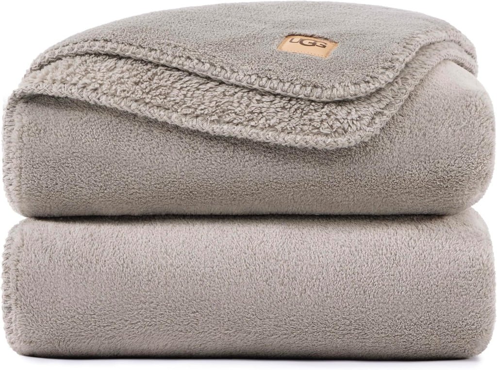 UGG Whitecap Full/Queen Blanket, Fleece Fluffy Blanket for Bed, Luxury Cozy Oversized Throw for Couch, Washable Queen Bedding, Hypoallergenic Bedding Queen Size, 90' x 90', Seal Grey