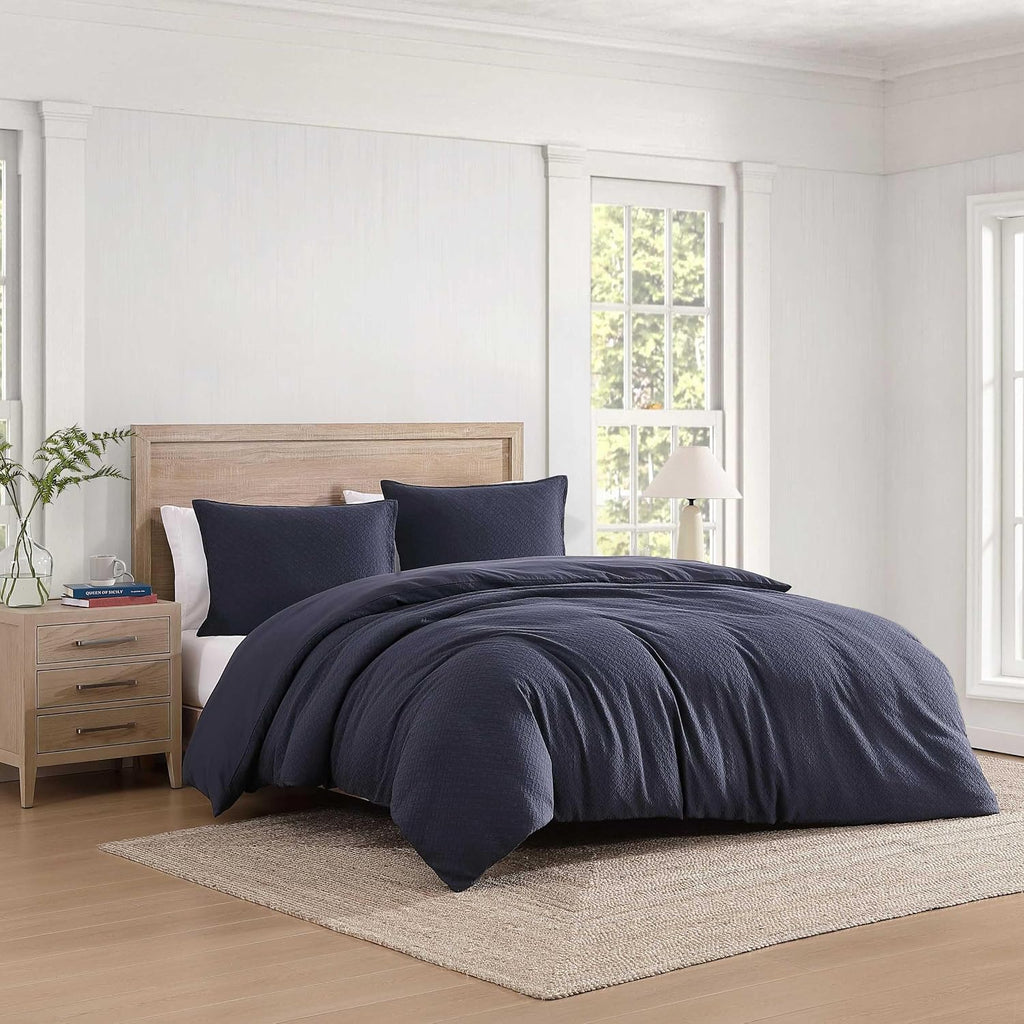 Tommy Hilfiger - Comforter Set, Luxuriously Soft Cotton Matelassé Bedding with Matching Shams, Textured Design (Monogram Navy, Full/Queen)