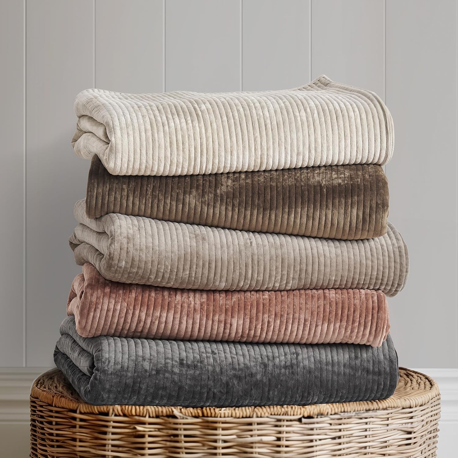 EverGrace Velvet Quilt Set California King 118'' x 106'', Luxurious Soft Bedding Sets, Lightweight Velvet Comforter for All Season, Striped Oversized Bedspread Coverlet w/ 2 Shams, Mushroom Brown