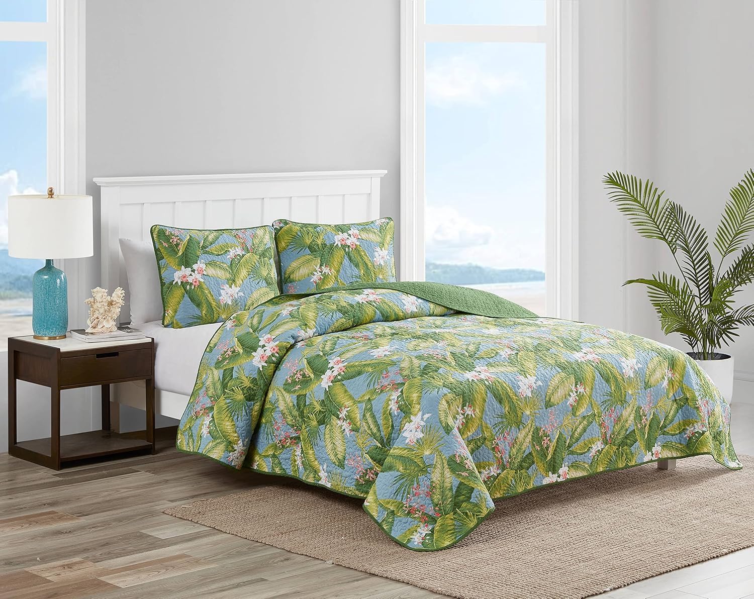 Tommy Bahama Quilt Set Reversible Cotton Bedding with Matching Shams, Lightweight Home Decor for All Seasons, Sky