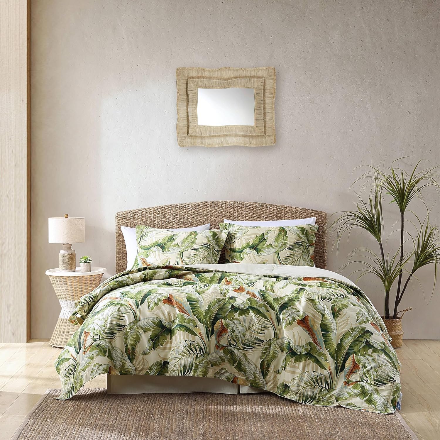 Tommy Bahama - Queen Comforter Set, Naturally Soft & Smooth Cotton Sateen Bedding with Matching Pillowcases & Bed Skirt, Medium Weight 4 Piece Bed Set (Palmiers Green)