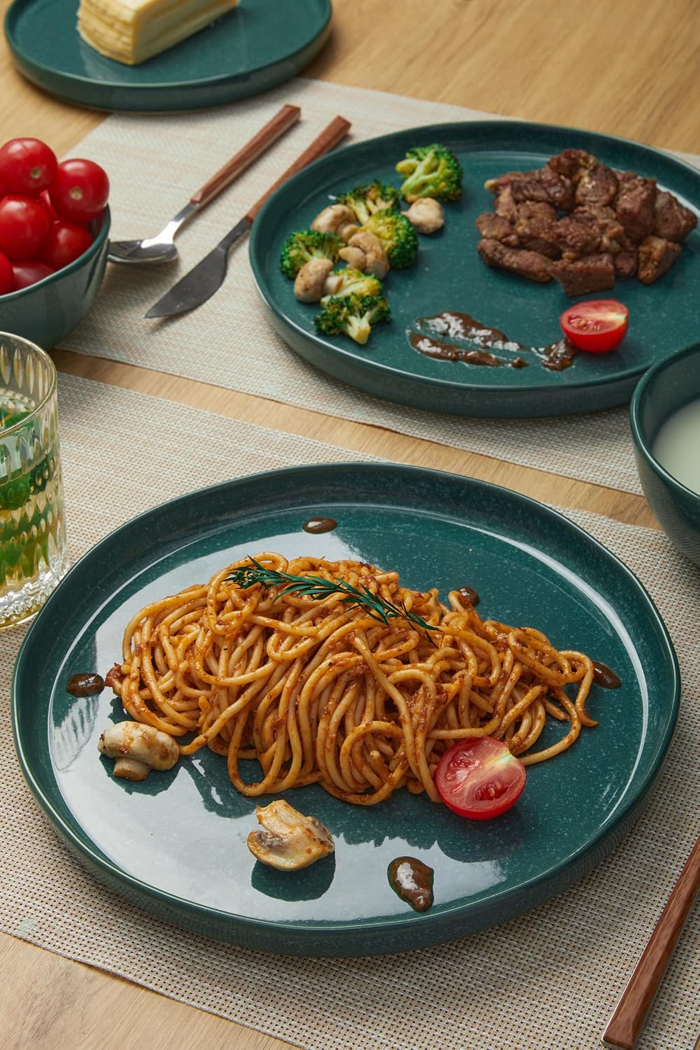 FOBENTA 24-Piece Ceramic Dinnerware Set,Moss Green Plates and Bowls Set for 8 – Naturally Elegant Dish Set for Serene Hosting & Everyday Harmony