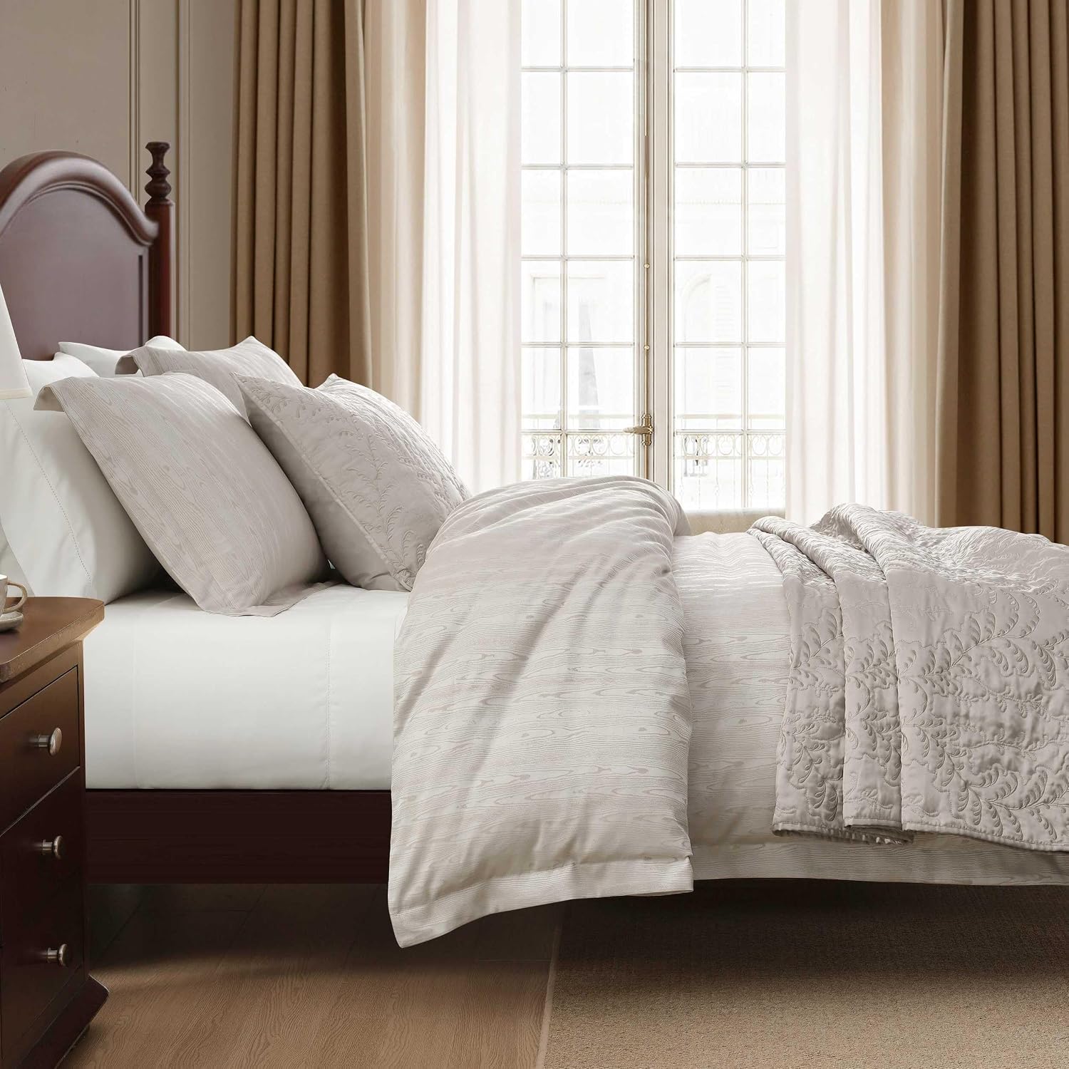 Martha Stewart - King Size Quilt Set, Soft & Smooth Sateen Bedding with a Light and Breathable Feel, 3 Piece Bed Set with Matching Pillowcases (Fern Embroidery Grey)