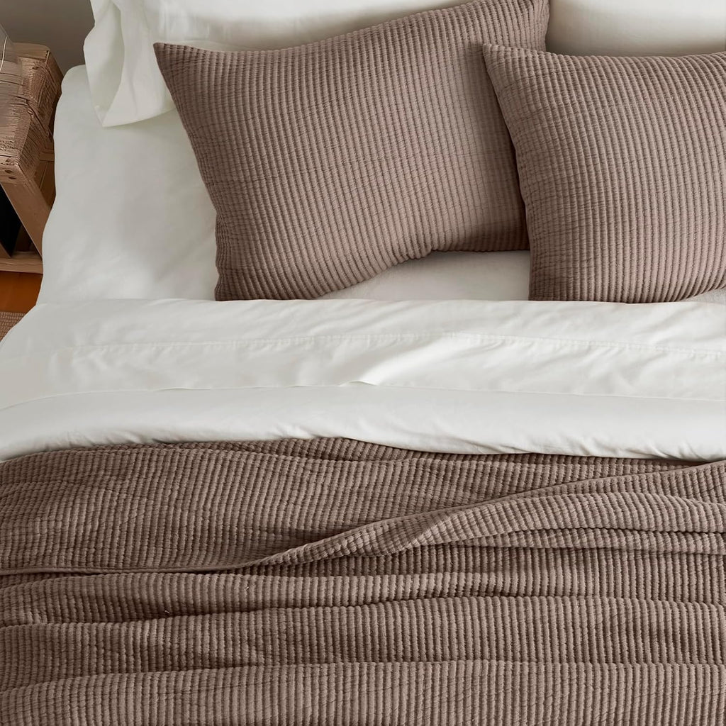 EVERGRACEHOME Cotton Coverlet Set King Size 3 Pieces, Lightweight Soft Ribbed Matelassé Bedspread Quilt Set, Cozy Oversized Quilted Bedding Set with 2 Pillow Shams for All Seasons, Mocha Brown