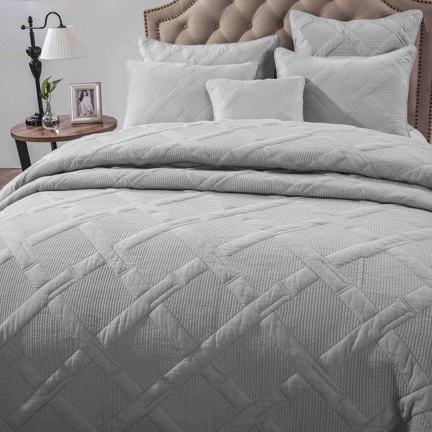 Tache Solid Light Grey Silver Soothing Pastel Soft Cotton Geometric Diamond Stitch Pattern Lightweight Quilted Bedspread 3 Piece Set, Queen
