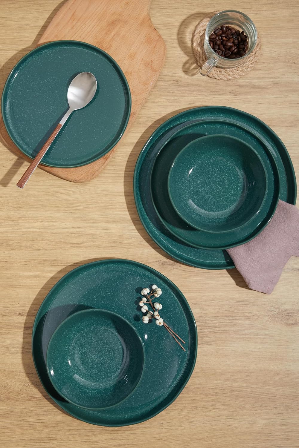 FOBENTA 24-Piece Ceramic Dinnerware Set,Moss Green Plates and Bowls Set for 8 – Naturally Elegant Dish Set for Serene Hosting & Everyday Harmony