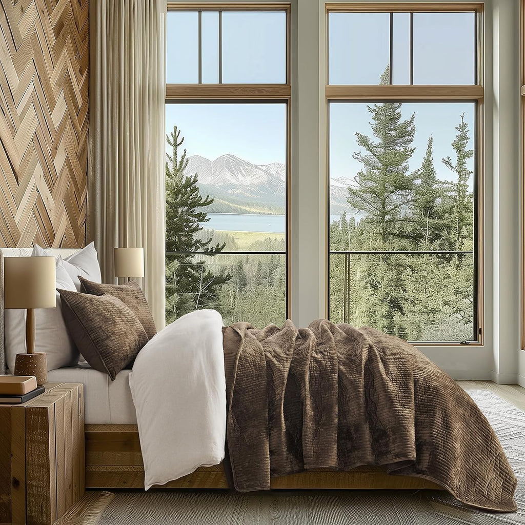 EverGrace Velvet Quilt Set California King 118'' x 106'', Luxurious Soft Bedding Sets, Lightweight Velvet Comforter for All Season, Striped Oversized Bedspread Coverlet w/ 2 Shams, Mushroom Brown