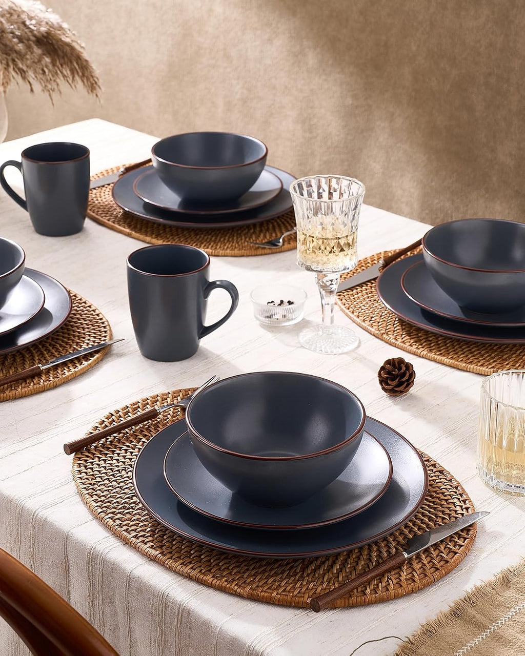 Famiware Venus 16-Piece Stoneware Dinnerware Sets with Mugs, Plates, Bowls, Service for 4, Matte Charcoal - Modern Ceramic Chip‑Resistant Dishes for Everyday & Formal Use, Microwave & Dishwasher Safe