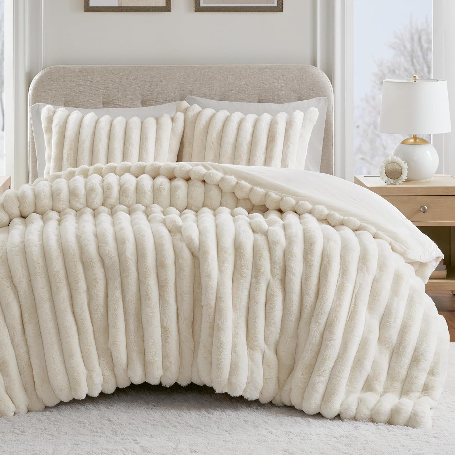 Madison Park Jasmine King Comforter Set, Luxurious Reversible Faux Fur Plush Ribbed Velvet Bedding, Fuzzy Thick Warm Winter Comforter, Super Soft Fluffy 3-Piece Set Ivory