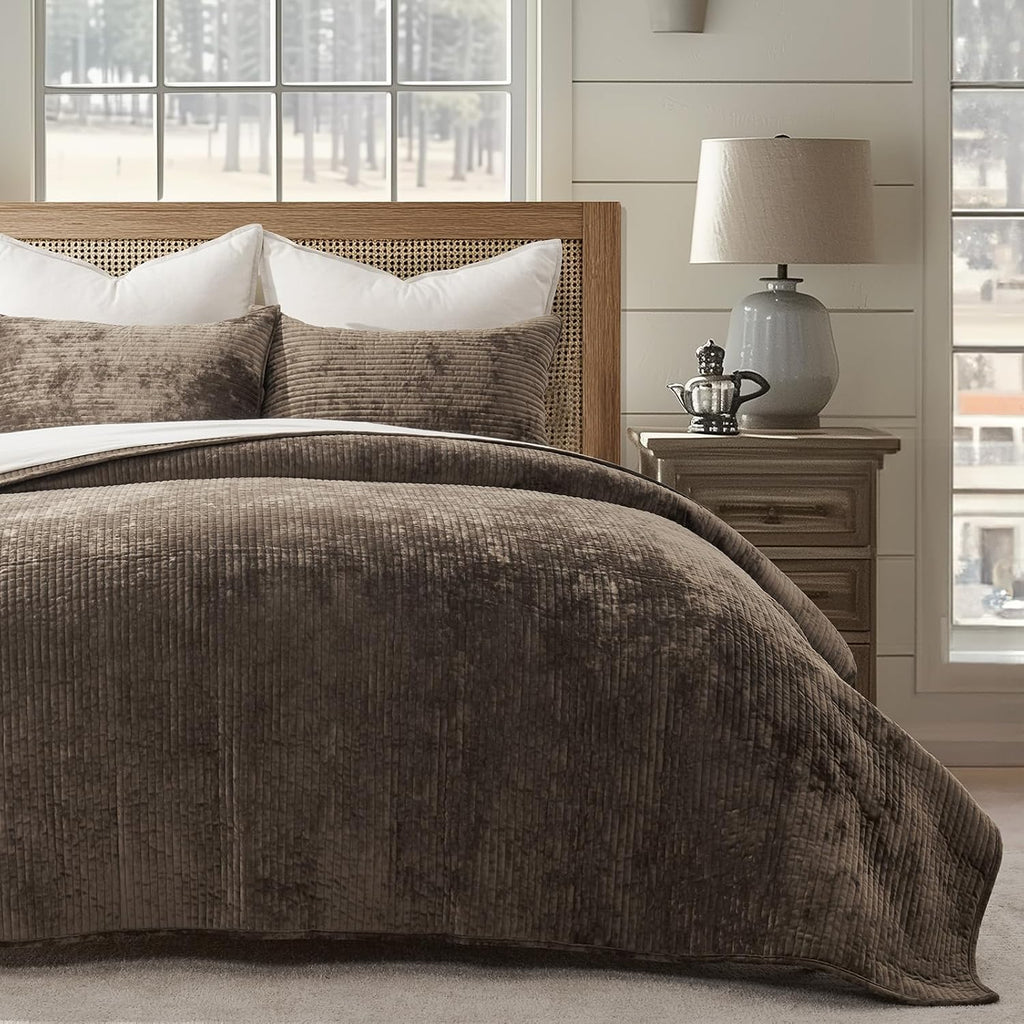 EverGrace Velvet Quilt Set California King 118'' x 106'', Luxurious Soft Bedding Sets, Lightweight Velvet Comforter for All Season, Striped Oversized Bedspread Coverlet w/ 2 Shams, Mushroom Brown