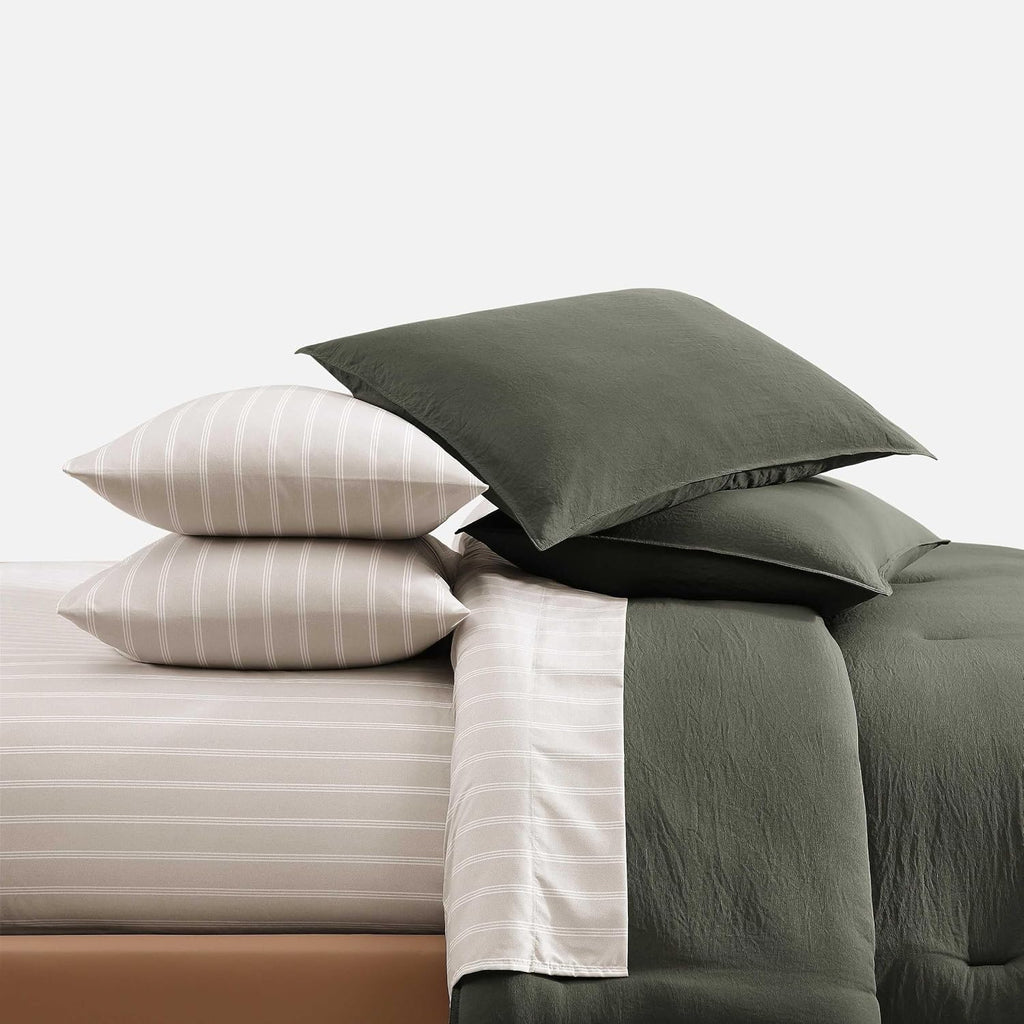 Tommy Hilfiger - Queen Bedding Set, Soft 7 Piece Comforter Set w/Matching Bed Sheets & Pillowcases, Medium Weight for Year Round Comfort (Solid Microfiber Green)