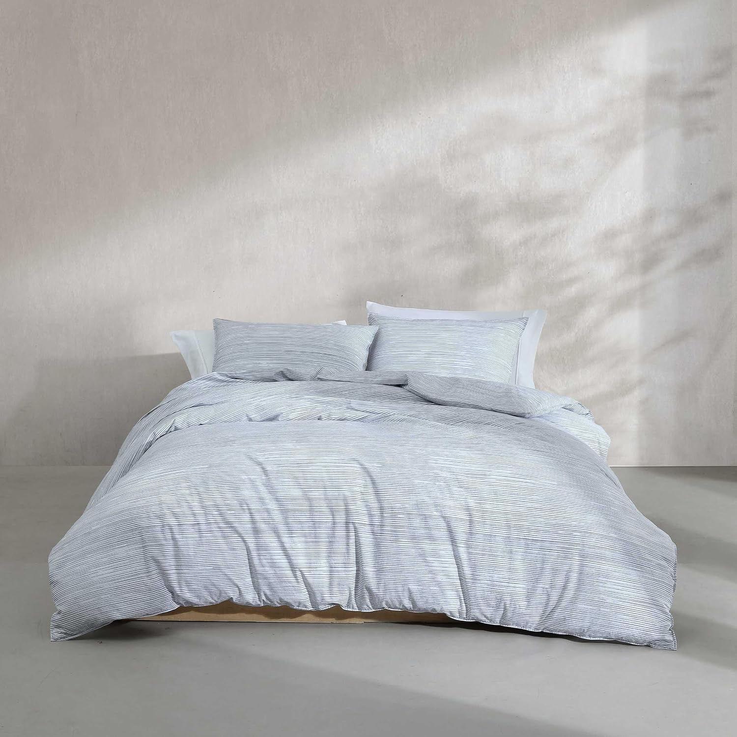 Calvin Klein - Queen Comforter Set, Crisp & Tailored Cooling Bedding w/a Naturally Smooth Cotton Percale Lightweight Feel – 3 Piece Bed Set with Matching Pillowcases (Wavy Striped Blue)