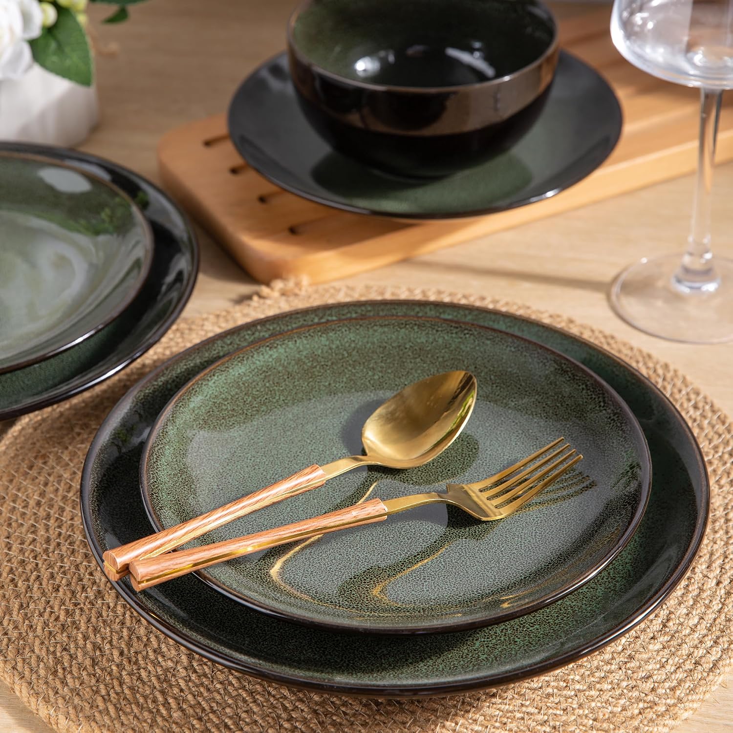 LERATIO Ceramic Dinnerware Sets for 8,Stoneware Plates and Bowls Sets,Handmade Reactive Glaze Dishes Set,Chip Resistant and Scratch Resistant | Oven&Dishwasher & Microwave Safe-Green(24PCS)