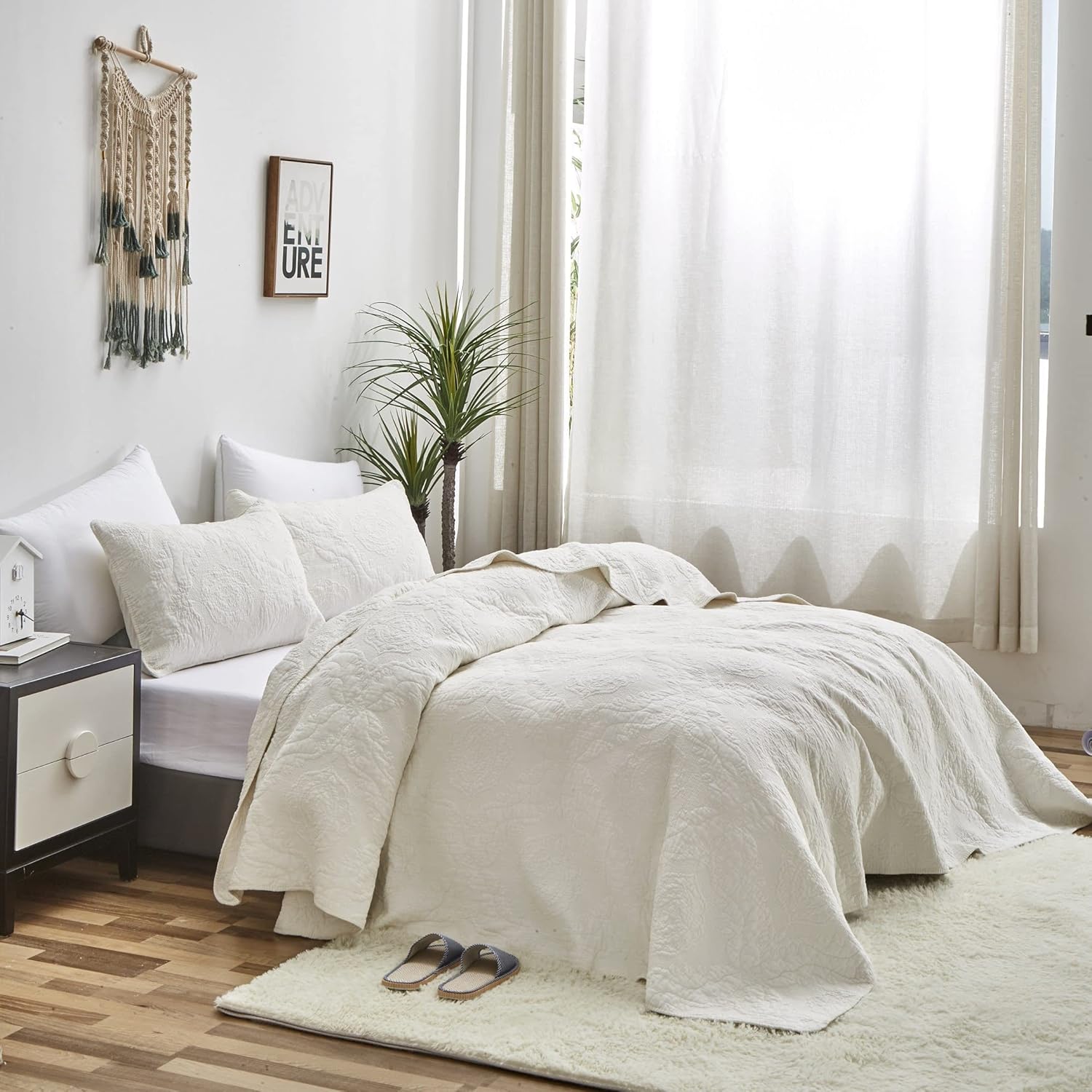 Tache Cotton Damask Paisley Vanilla Cream Ivory Elegant Matelassé Embroidered Lightweight Coverlet Quilt 3 Piece Set, King
