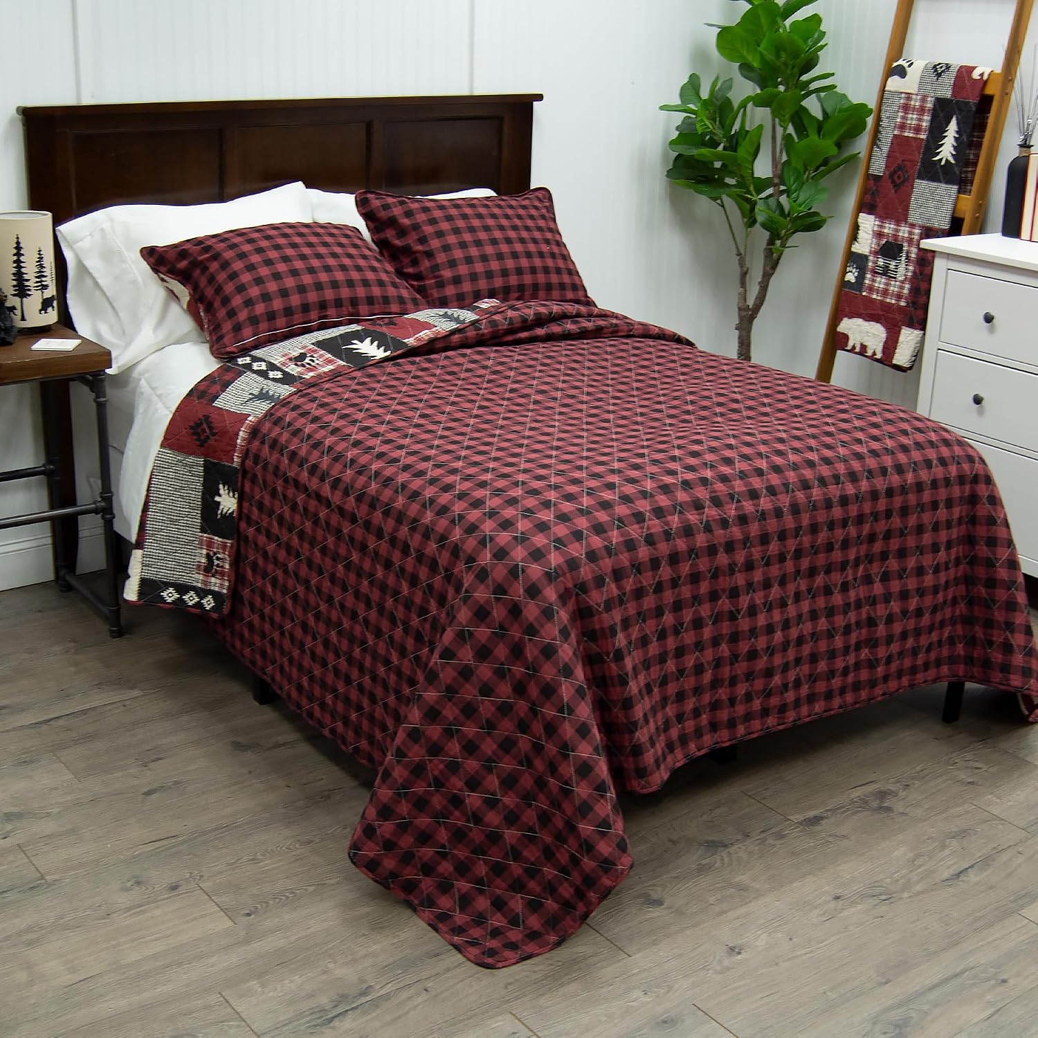 Donna Sharp Full/Queen Bedding Set - 3 Piece - Bear Peak Cotton Lodge Quilt Set with Full/Queen Quilt and Two Standard Pillow Shams - Fits Queen Size and Full Size Beds - Machine Washable