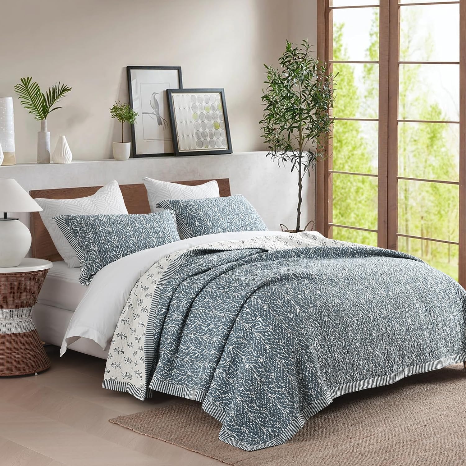 SahSahCasa Quilt Set King Size, 100% Cotton Quilt Bedding Set Bedspread, Botanical Pattern Solid Color Chic Lightweight Quilted Comforter for King Bed, White/Grayish-Blue, All Season, 3 Pieces