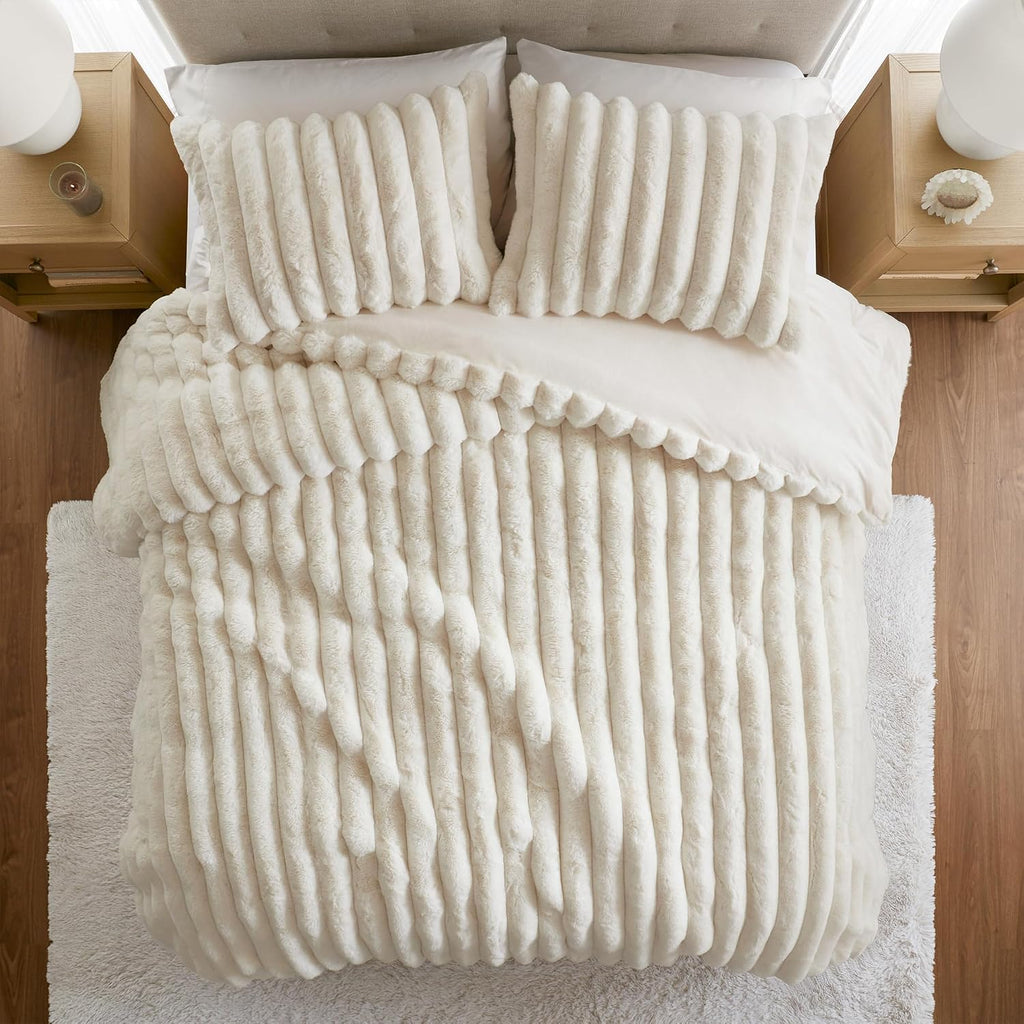 Madison Park Jasmine King Comforter Set, Luxurious Reversible Faux Fur Plush Ribbed Velvet Bedding, Fuzzy Thick Warm Winter Comforter, Super Soft Fluffy 3-Piece Set Ivory