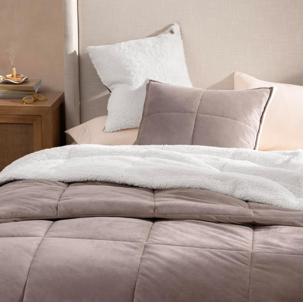 UGG Blissful Queen Comforter Set with 2 Pillow Shams, Reversible Fluffy Bed Comforter, Ultra Warm Winter Bed Set, Down Alternative Bedding, Full/Queen Size, Light Brown Fawn
