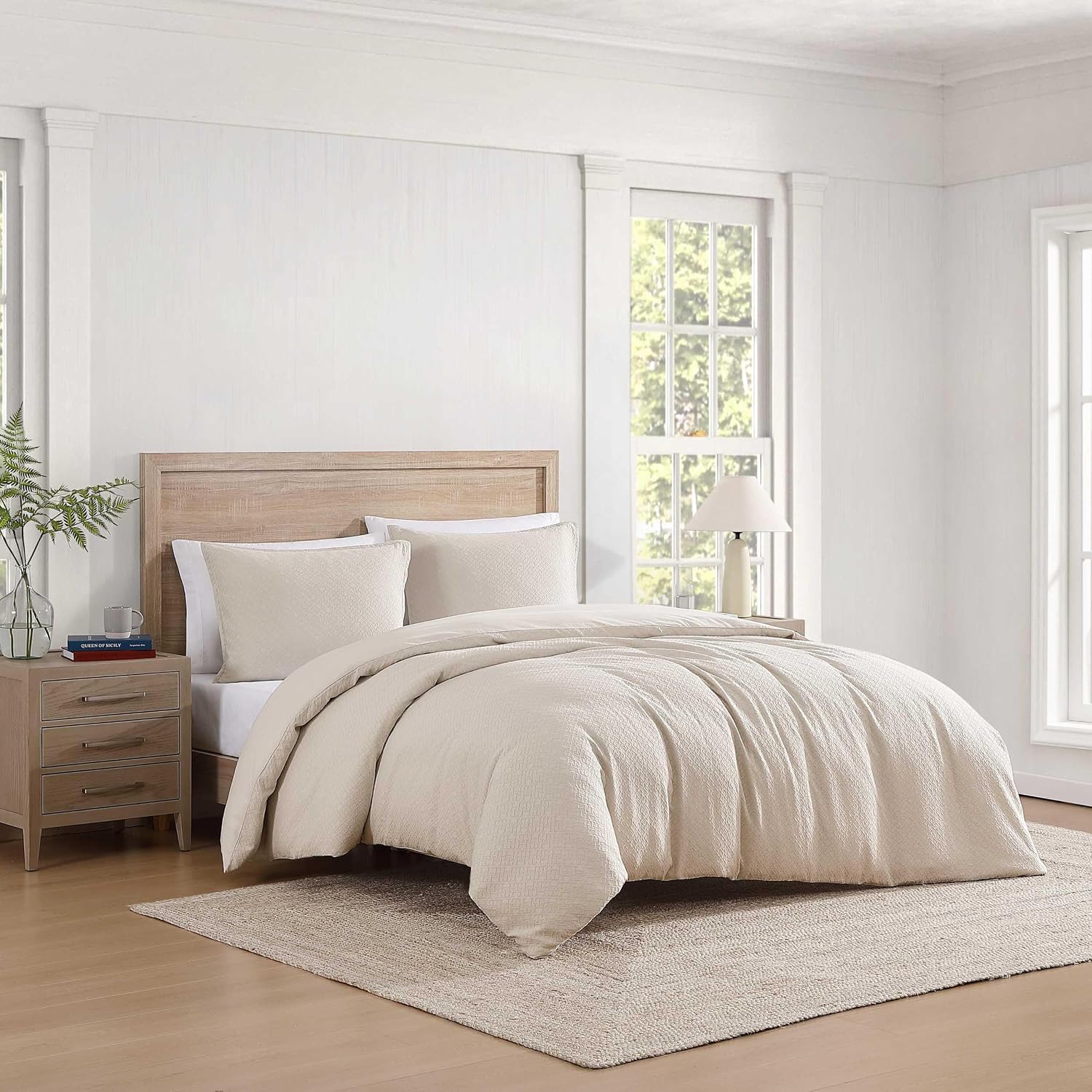 Tommy Hilfiger - King Comforter Set, Soft Textured Cotton Matelassé Bedding, Medium Weight for Year Round Comfort, 3 Piece Bed Set with Matching Pillowcases (Monogram Beige)